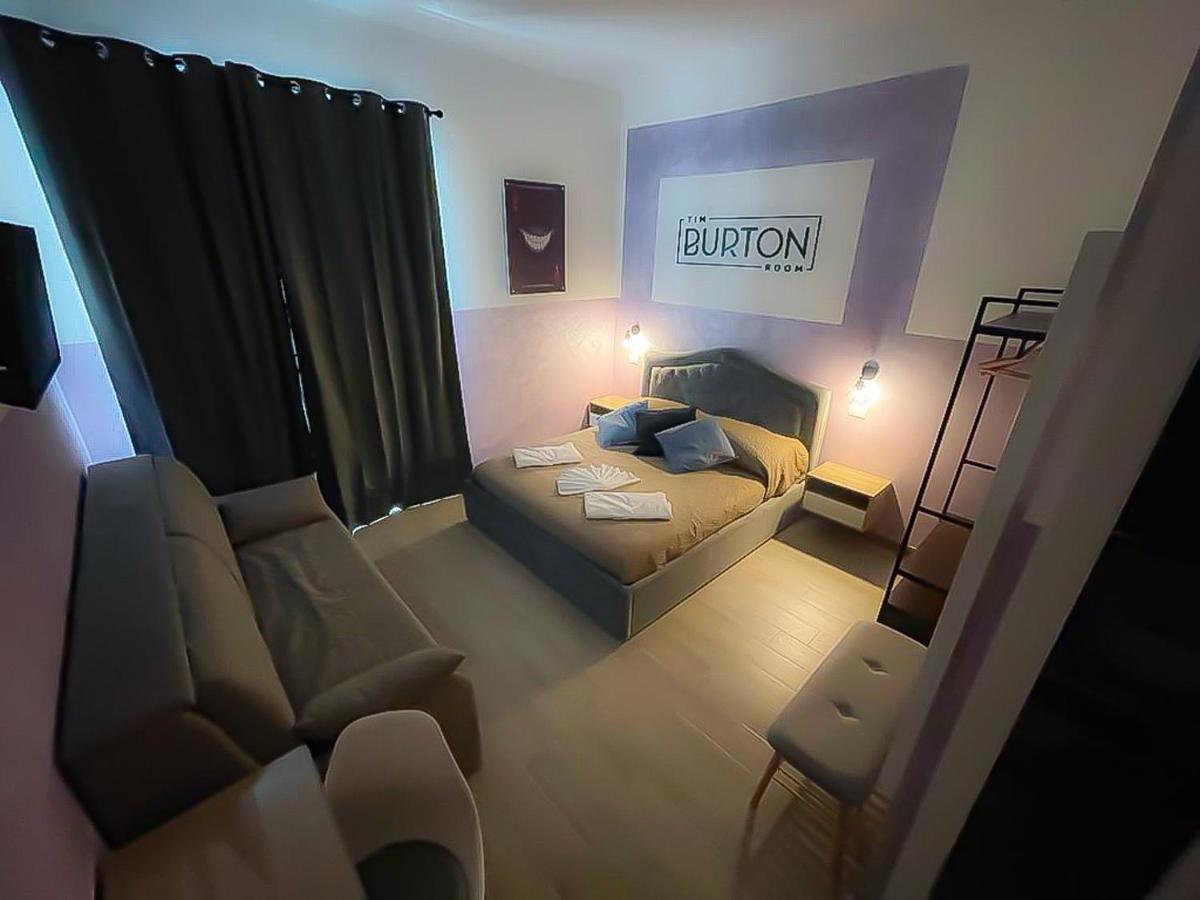 Cinemovie Guesthouse Рим Екстериор снимка