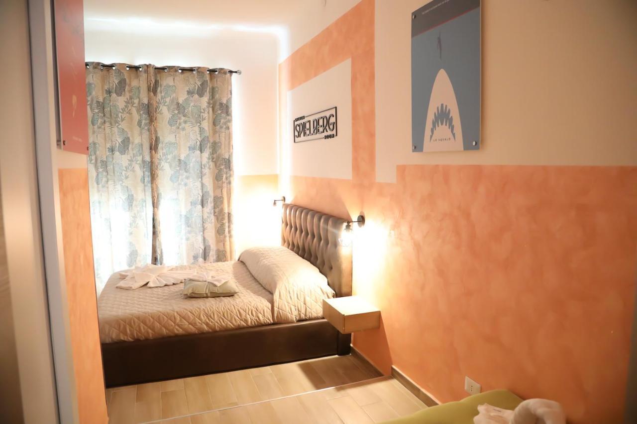 Cinemovie Guesthouse Рим Екстериор снимка