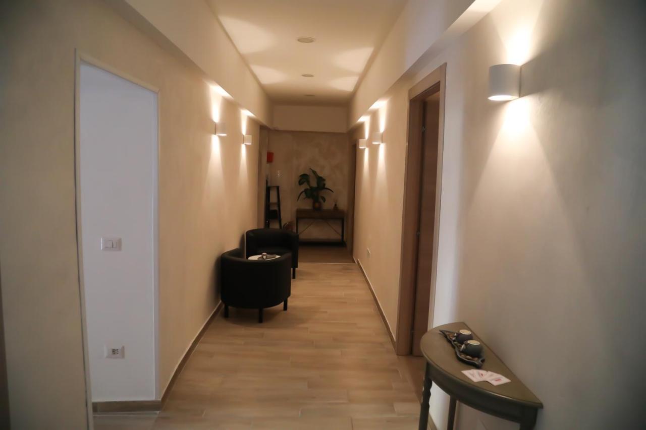 Cinemovie Guesthouse Рим Екстериор снимка